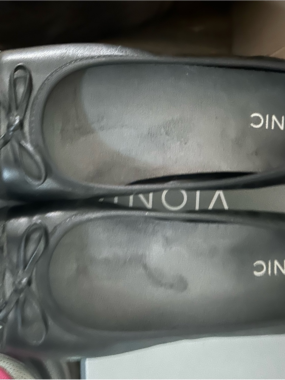Vionic Black Leather Ballet Flats with Bow Accent